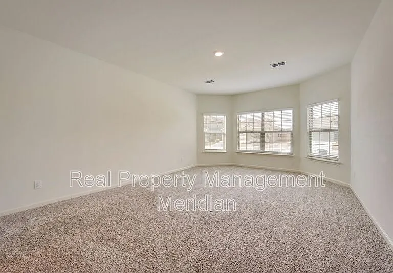 8408 Buck Mountain Pass — Photo 10