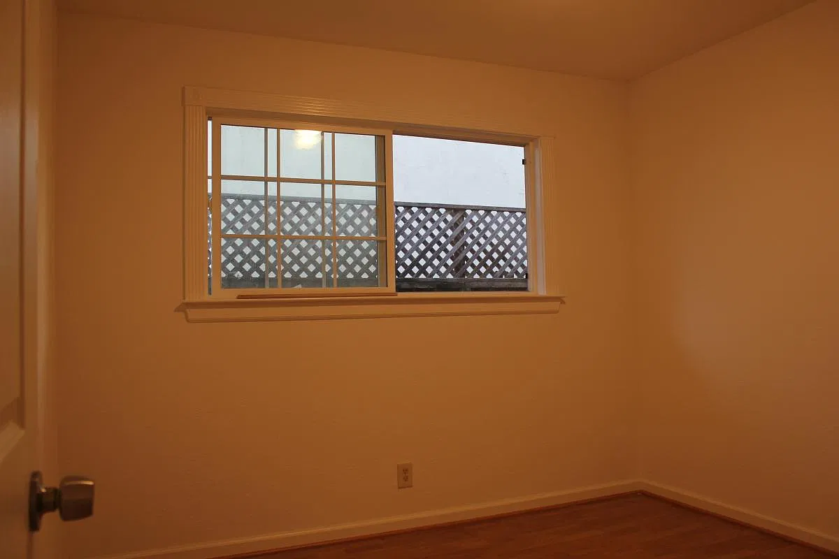 3 bed, 1200 sqft, $4,295 — Photo 3