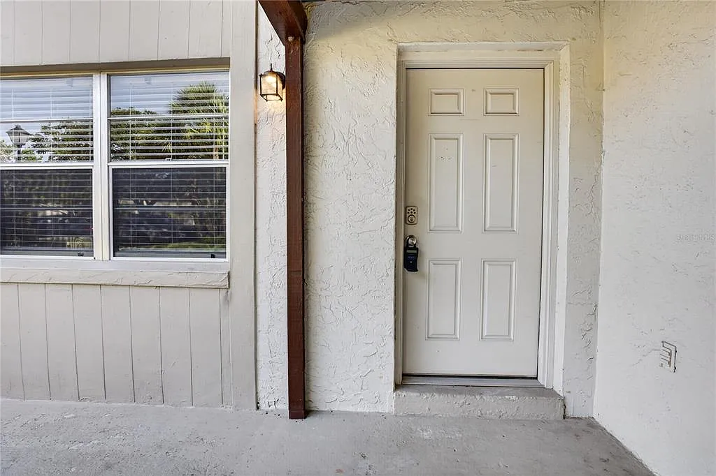 2 bed, 2.0 bath, 918 sqft, $1,795 — Photo 3