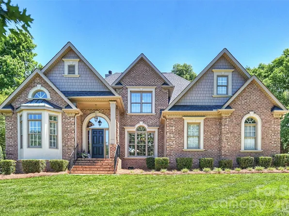 18400 Dembridge Dr, Davidson, NC 28036