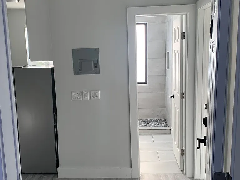 1639 Madison St — Photo 6