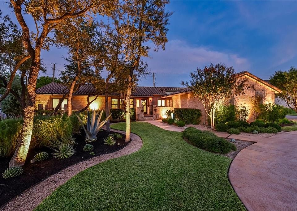 1st image of 126 Carefree Cir