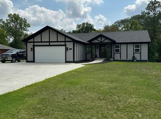 37701 Glenwood Rd, Wayne, MI 48184