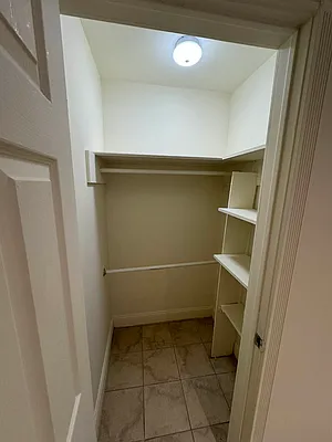 Rented by KNOCKKNOCK LLC | media 26