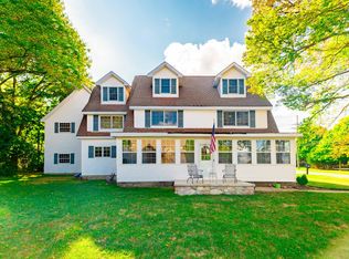 22306 E River Rd, Grosse Ile, MI 48138