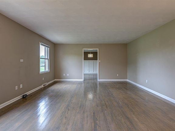4th image of 1029 Foxmoor Pl