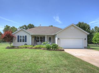 13547 Pierce Ln, Neosho, MO 64850