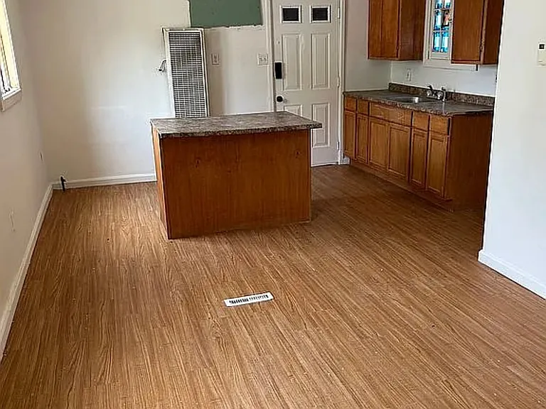 328 Reiman St #3 — Photo 5