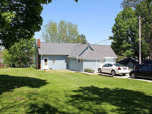 3rd image of 615 W Association St