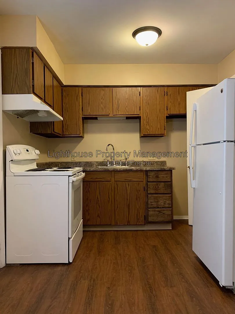 2 bed, 1.5 bath, 800 sqft, $1,295 — Photo 3