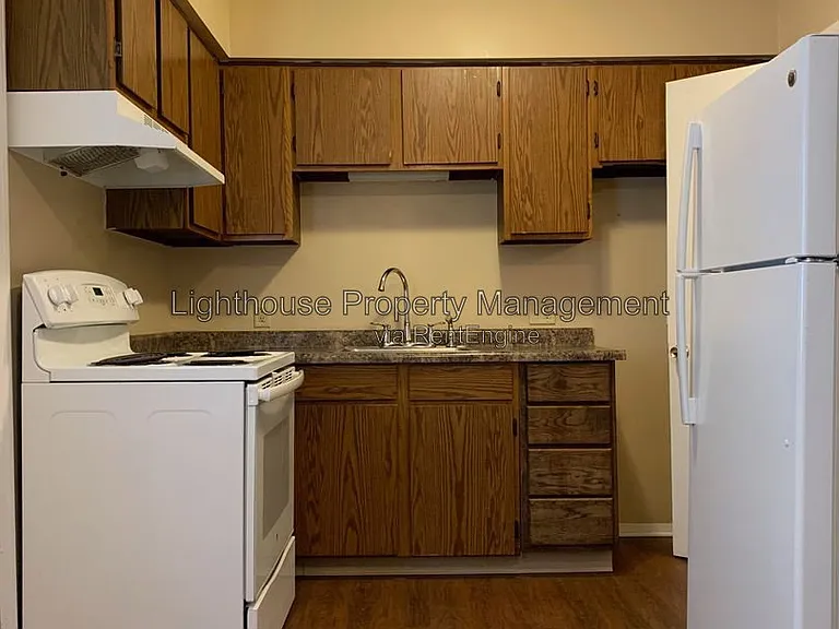 863 Lincoln Ave #8 — Photo 3