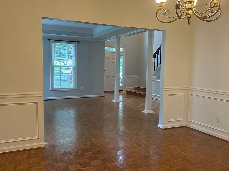 Pinehollow Ct — Photo 94