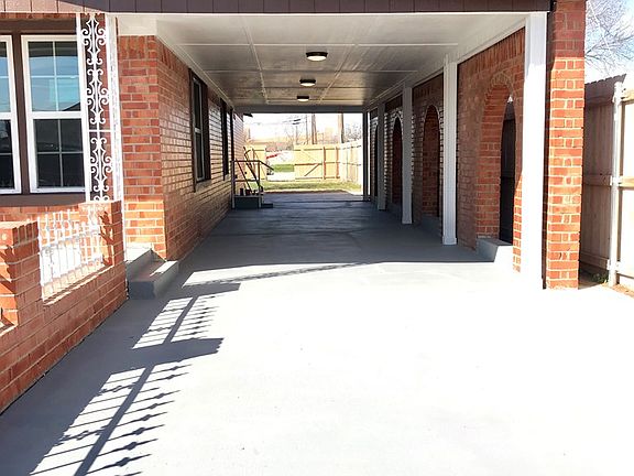 3rd image of 1300 Broughton Ave