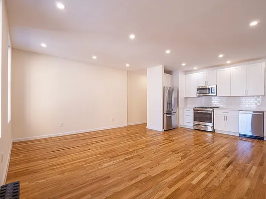 Rented by City Connections Realty | media 18