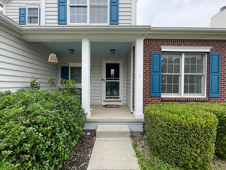 7192 Trillium Dr — Photo 3