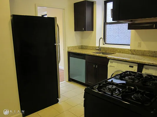 Rented by Kian Realty | media 15