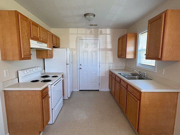 5th image of 204 Angus Ln