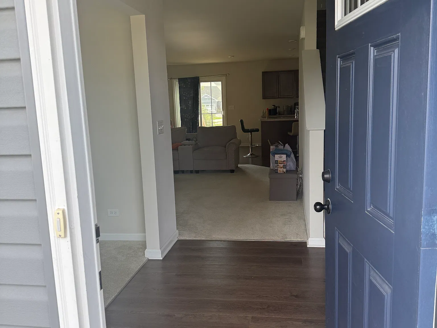 6 bed, 2540 sqft, $4,100 — Photo 1