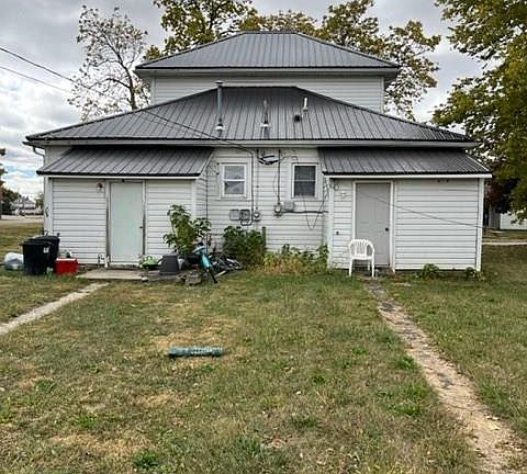 3rd image of 203-205 W 2nd St
