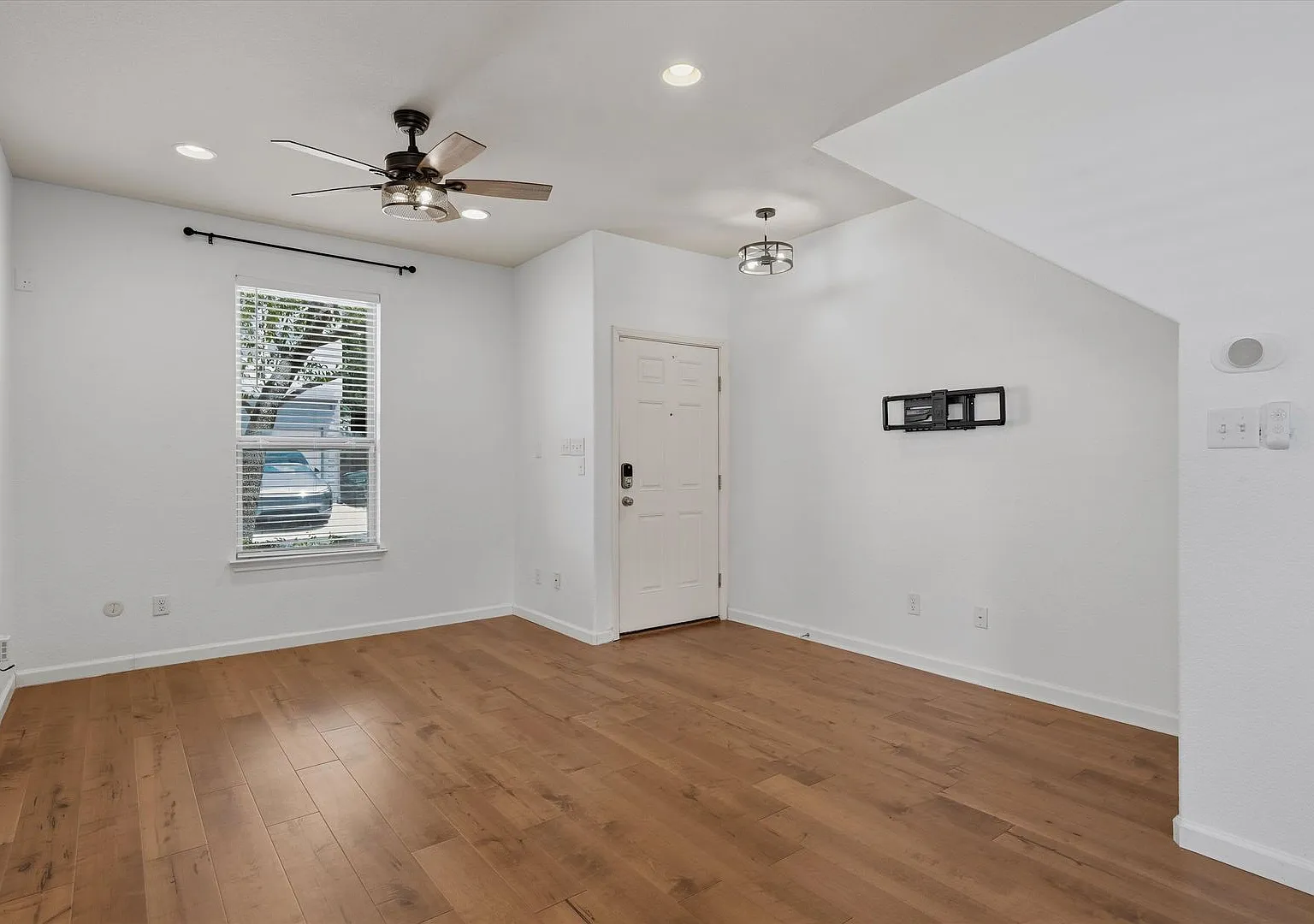 5908 Red Bud Ridge Lane, Austin, TX 78744 — Photo 4
