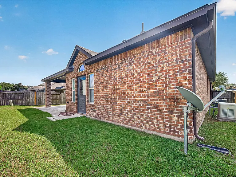 24302 Bella Florence Dr — Photo 50