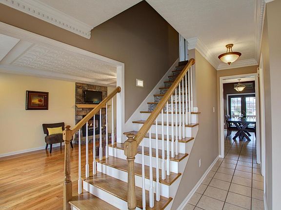 4th image of 121 Holly Hills Dr