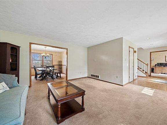 4th image of 3239 Ridgeway Rd