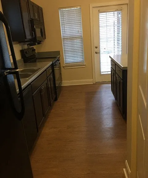 Monon Place II (Modern), Managed by Buckingham Monon Living — Photo 36