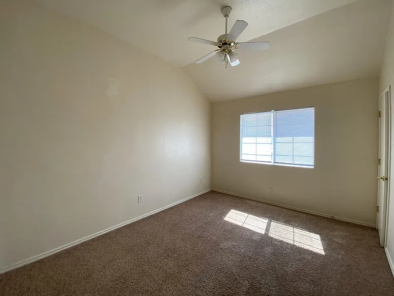 4603 Hudson Dr #B — Photo 10
