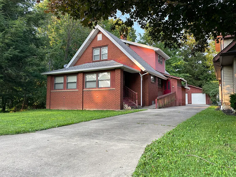 275 Forest Hill Dr — Photo 1