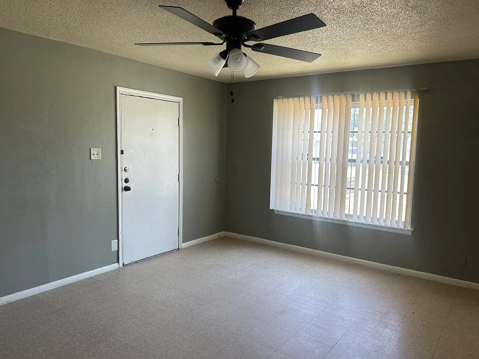 7122 Remuda Dr — Photo 2