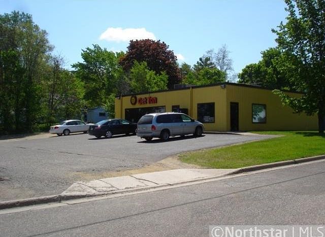 2nd image of 127 Danforth Ave S