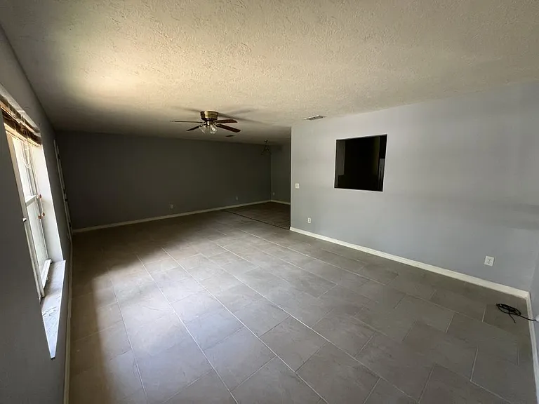 1091 N Lion Cub Point — Photo 4