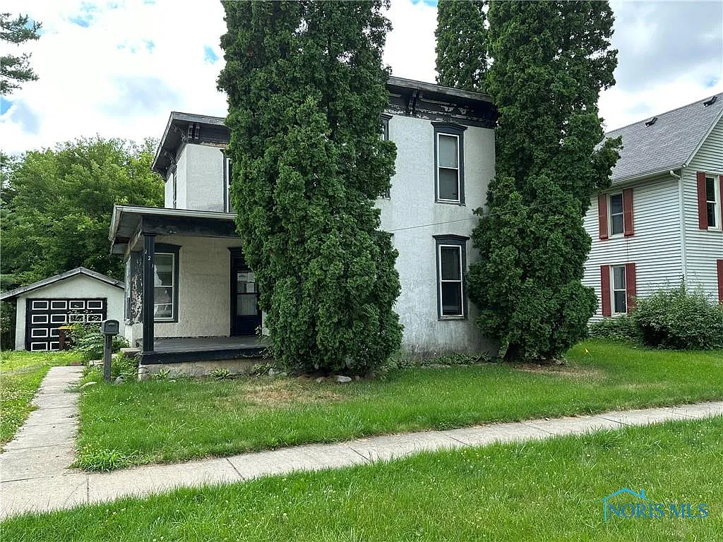 221 N Bryan St photo 1