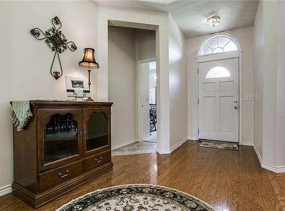 3rd image of 1860 Glen Wood Dr
