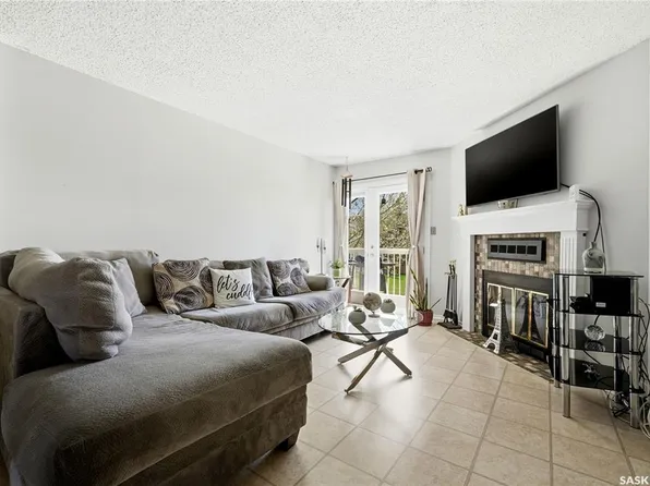 6427 Rochdale BOULEVARD, Regina, SK S4X 2Y9