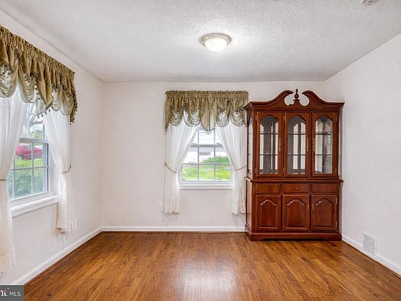 3rd image of 12304 Charles Rd