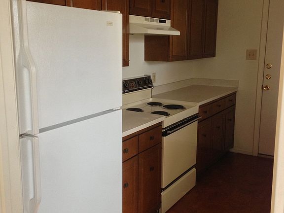 4th image of 5718 Wilshire Dr
