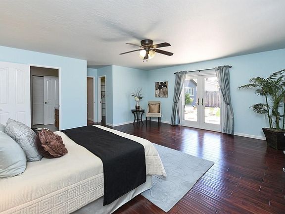 4th image of 10171 E Estates Dr
