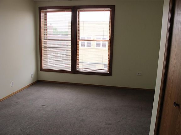 5th image of 405 Douglas Ave APT B