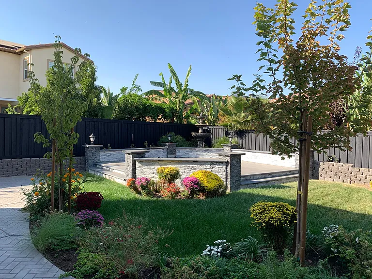 645 N Plumas Dr — Photo 7