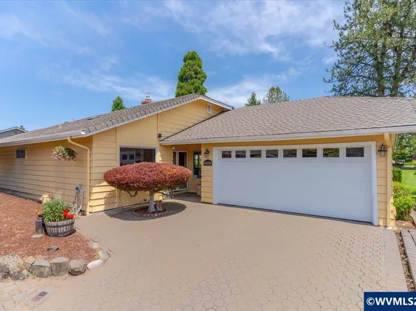 3218 Oakcrest Dr NW, Salem, OR 97304