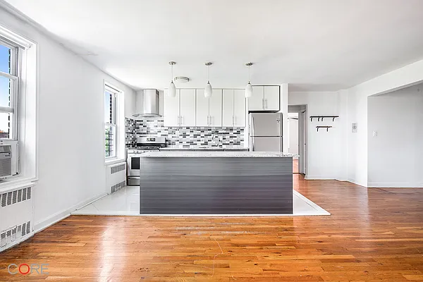 Rented by CORE | media 3