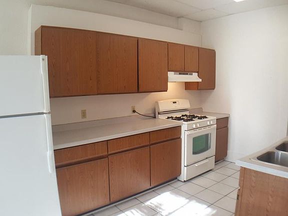 5th image of 114 S Black River St APT 23