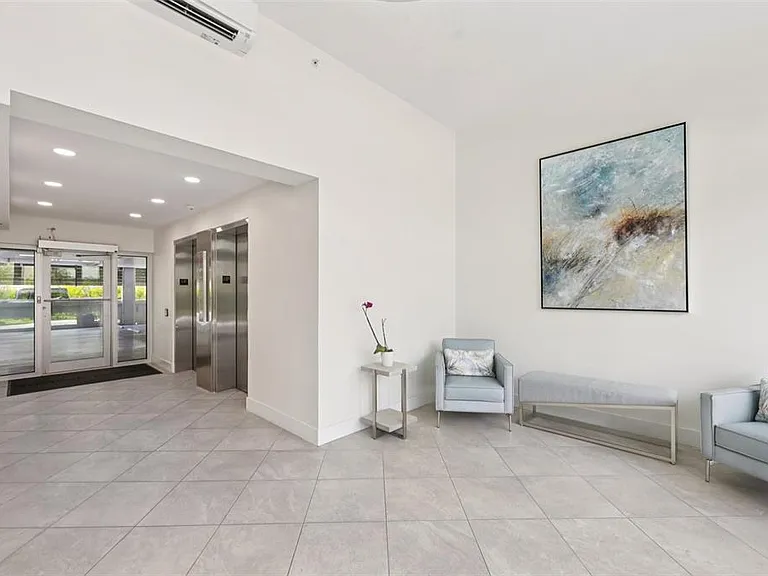 11 Sunset Dr #502 — Photo 11