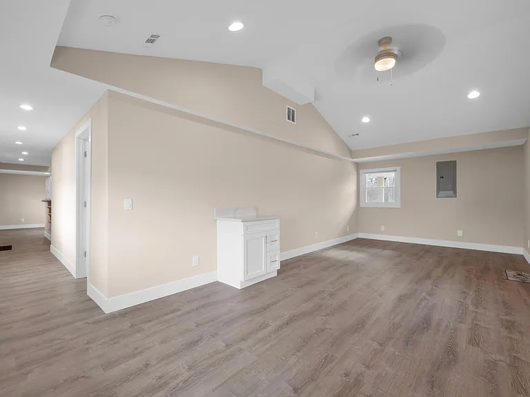3383 Paris Blvd — Photo 41