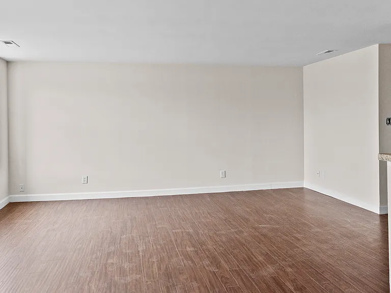 5555 Pershing Ave #2 — Photo 7