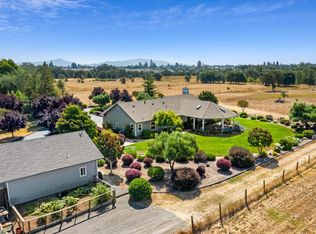 1751 Paradise Ln, Santa Rosa, CA 95401