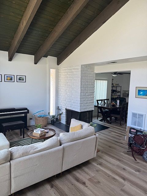 Living room amd fireplace