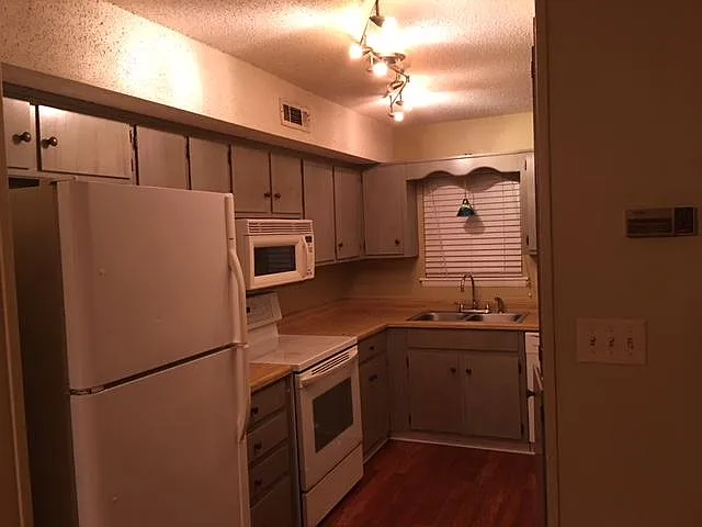 205 Marinawoods Dr SE #3 — Photo 7